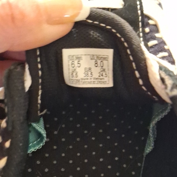 Mens Size 6.5 Vans Black and White Sneakers Will Need Cleaned - Picture 5 of 5